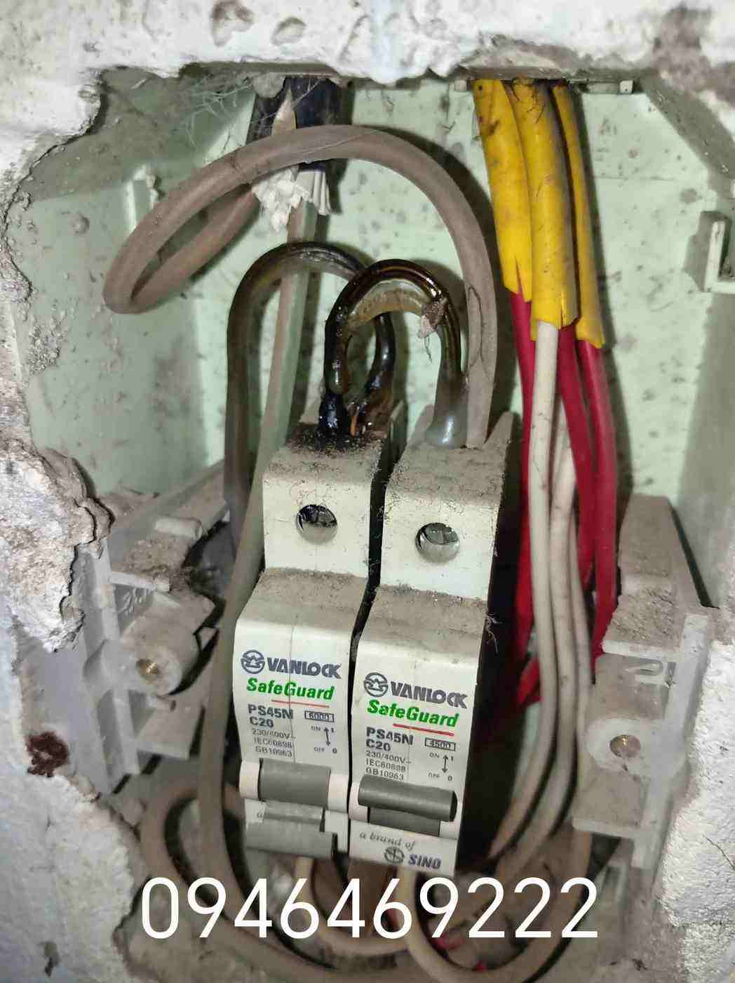 Aptomat nhánh trong hộp điện được kiểm tra tại Bắc Từ Liêm