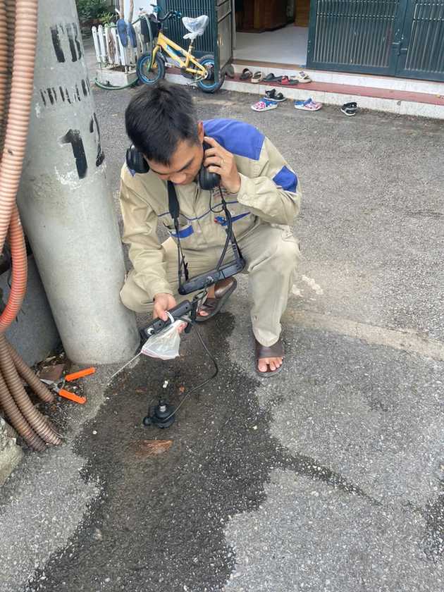 Thiết bị hỗ trợ dò tìm vị trí cáp ngầm dưới nền
