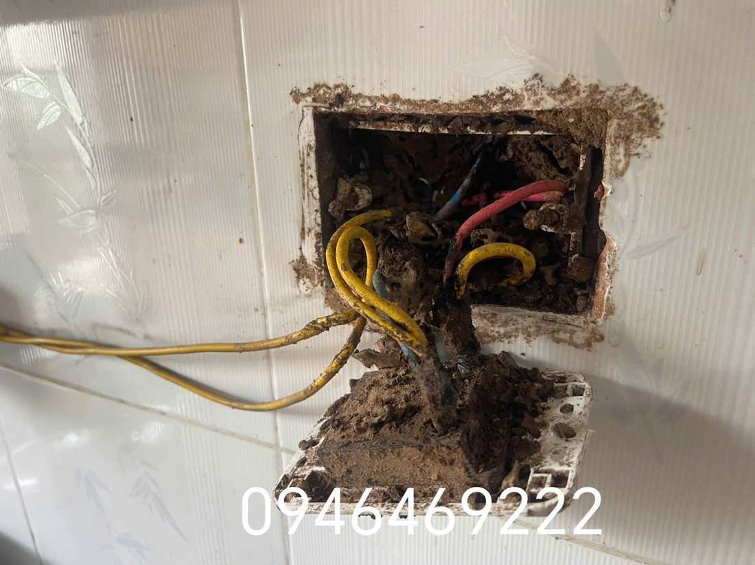 Hiện trạng hộp điện và dây dẫn được mở kiểm tra tại Gia Lâm