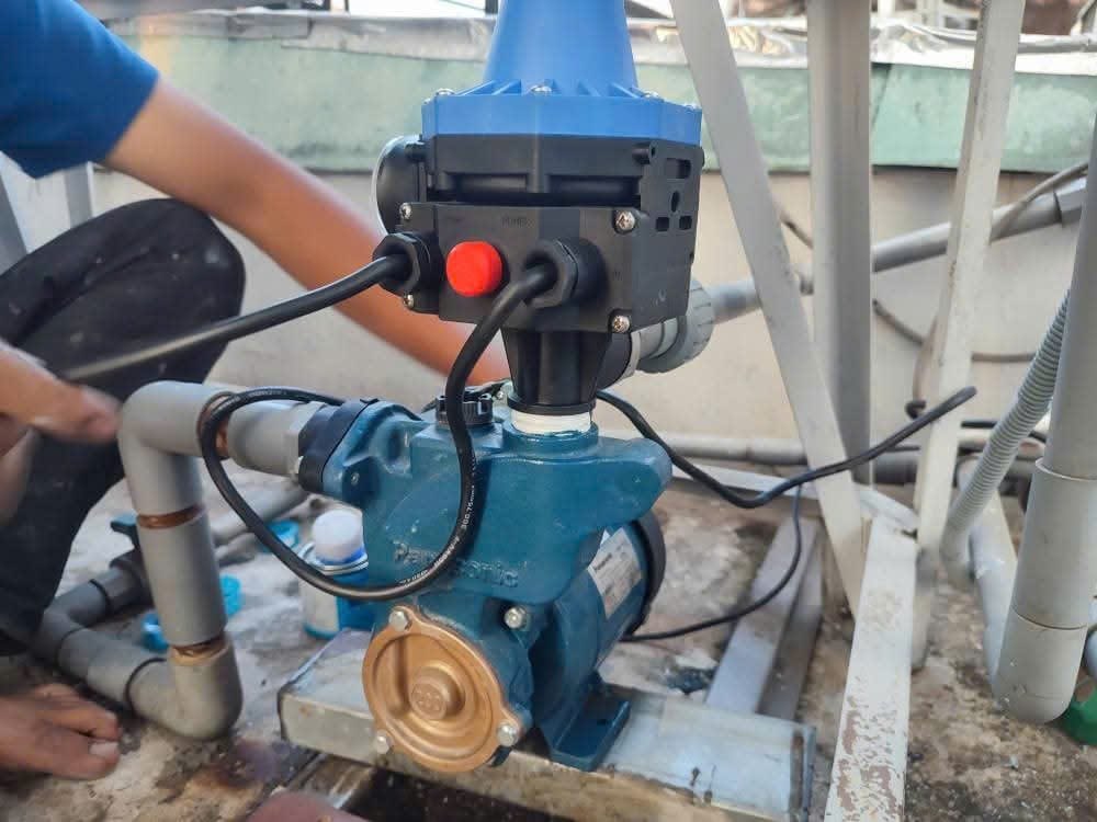 Bộ điều khiển máy bơm nước Kiểm tra bộ điều khiển của máy bơm nước