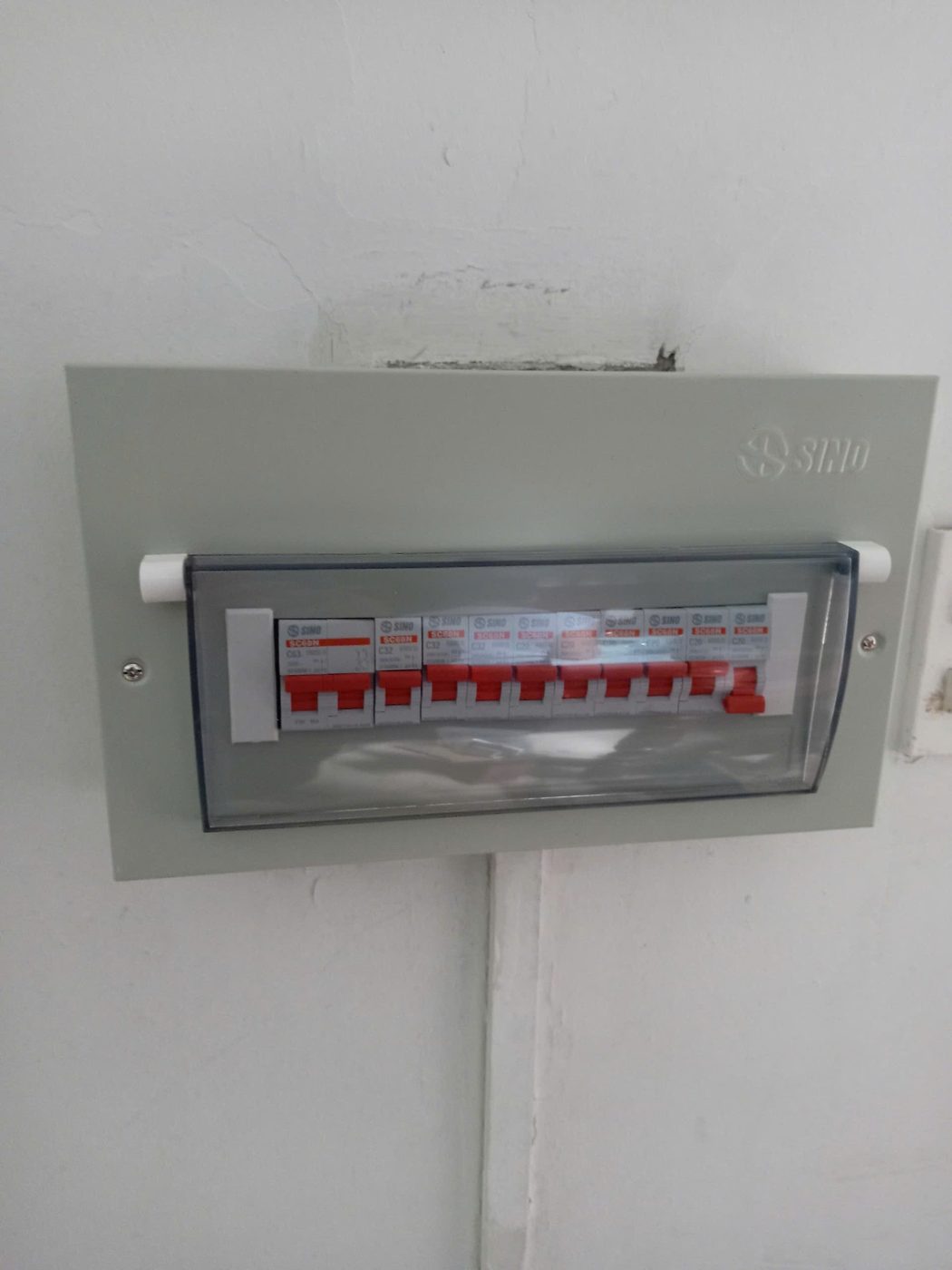Kiểm tra tủ điện nhánh trước khi đo tìm điểm chập tại Hà Nội