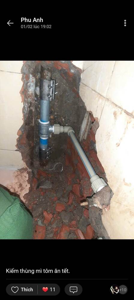 Kiểm tra đường đi của ống trước khi mở tường
