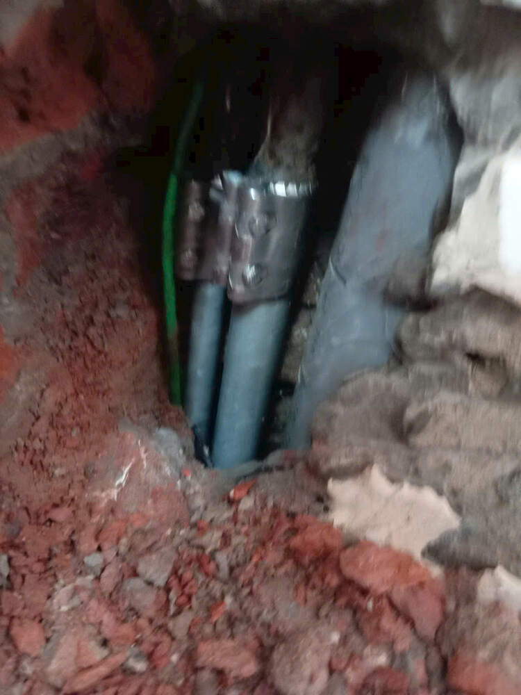 Mối nối đường ống được kiểm tra trước khi hoàn thiện