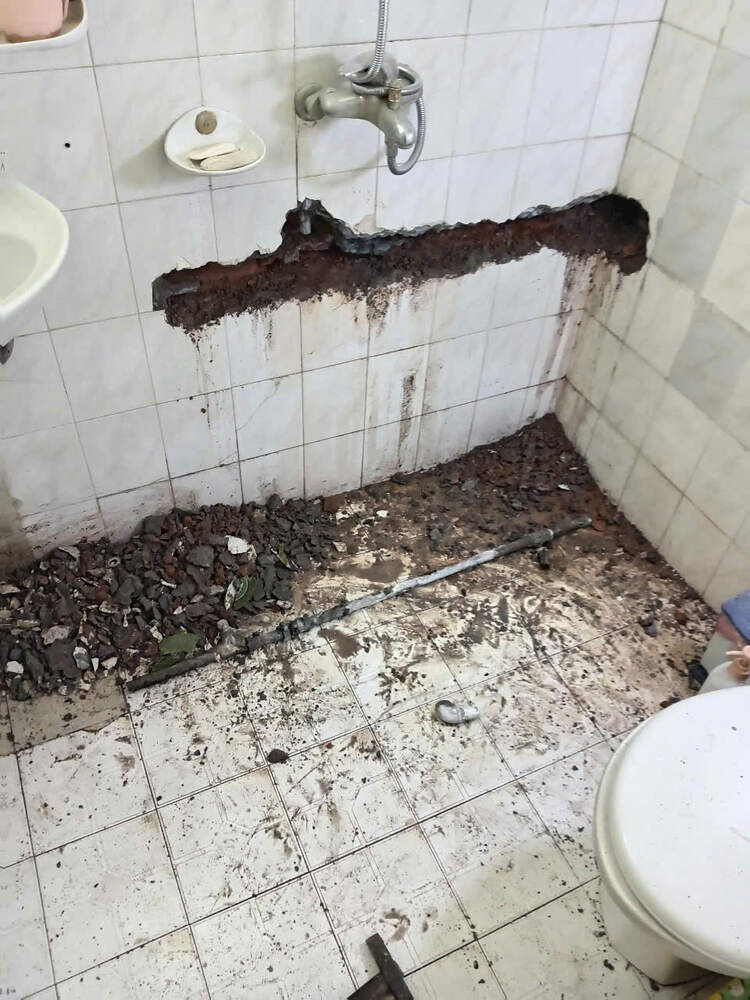 Khu vực sàn và tường sau khi xử lý tuyến ống