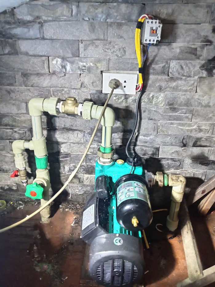 Cụm máy bơm và đường ống Sửa máy bơm Hai Bà Trưng kiểm tra cụm bơm và đường ống